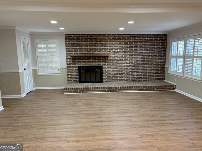 Building Photo - 109 Janice Pl