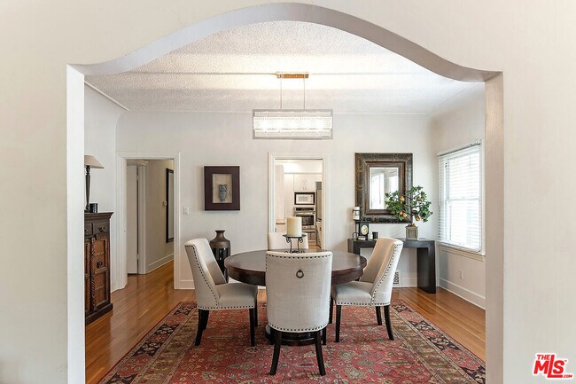 Building Photo - 143 S Mansfield Ave