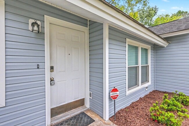 Building Photo - 104 Tweed Ct
