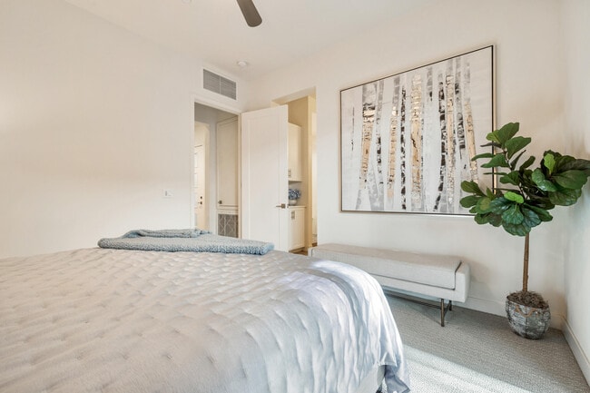 Building Photo - 1701 Retreat Cir