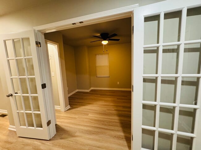 Building Photo - 2447 McAlpine Terrace