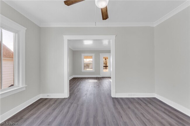 Building Photo - 1221 E 168th St