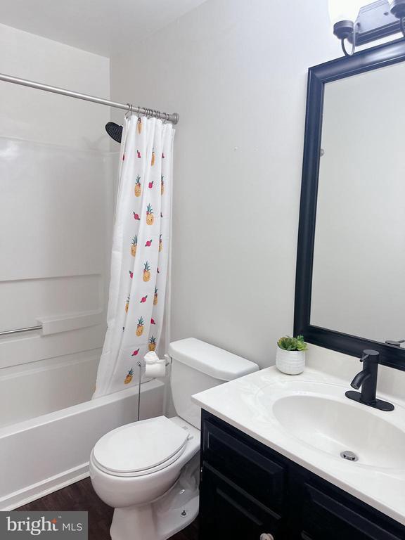 Building Photo - 15427 Beachwater Ct