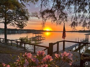 Building Photo - Waterfront Home in Niceville on the Bay wi...