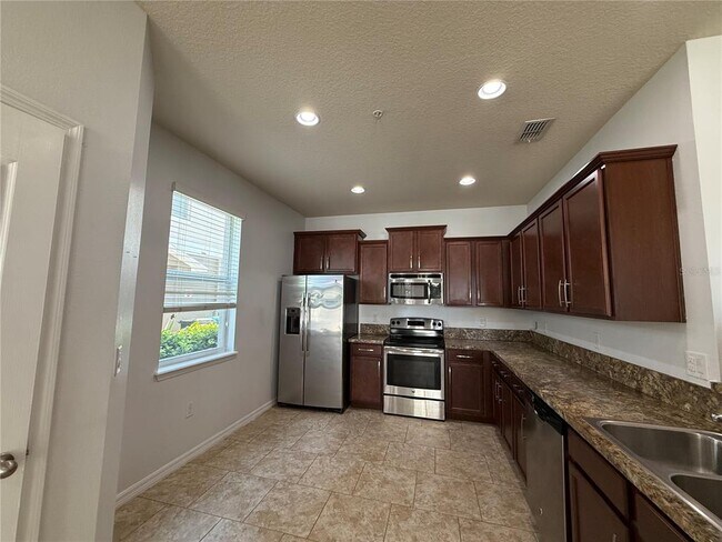 Building Photo - 6568 S Goldenrod Rd
