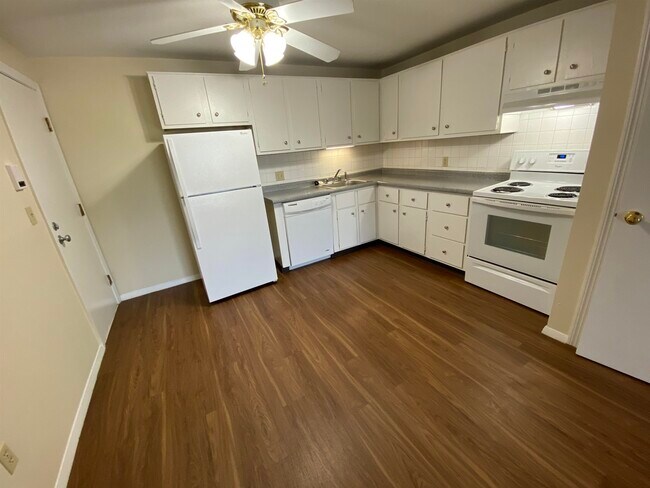 Building Photo - 95 Powers St