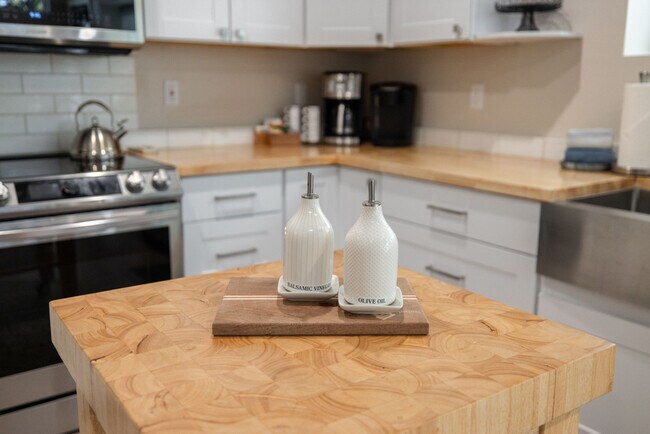 Building Photo - 255 Matterhorn Dr