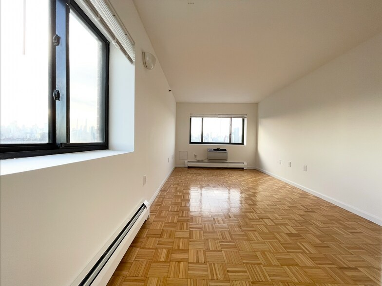 Building Photo - 3212 23rd St