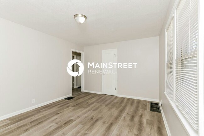 Building Photo - 2 Bedroom Pet-Friendly Home in Indianapoli...
