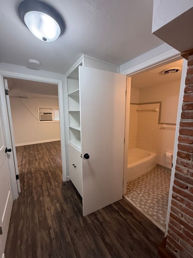 Building Photo - Midtown Apartment- in Historic House