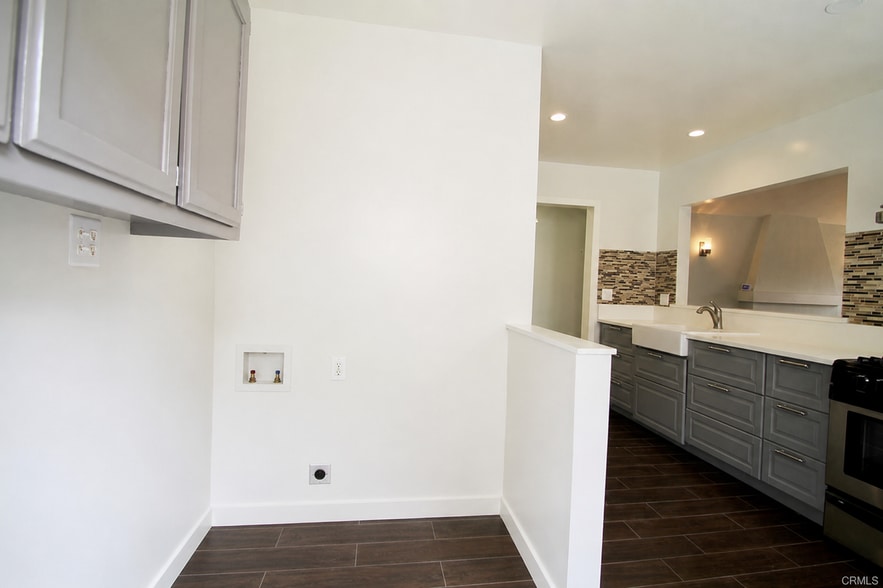 Building Photo - 4225 Maycrest Ave