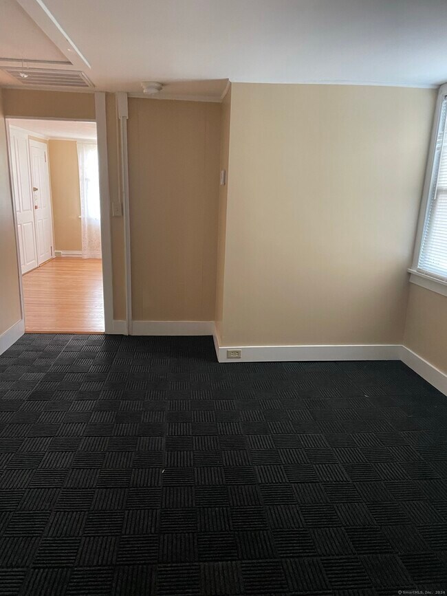 Building Photo - 176 S Main St