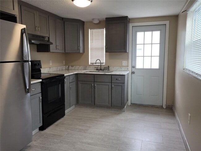 Building Photo - 2039 Calusa Trail