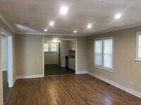 Building Photo - Remodeled Adorable Midtown Bungalow!
