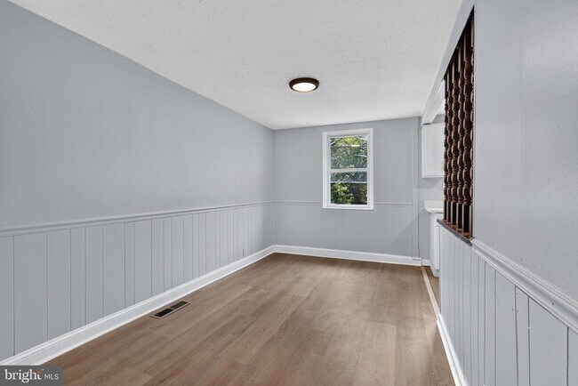 Building Photo - 153 W 21st St