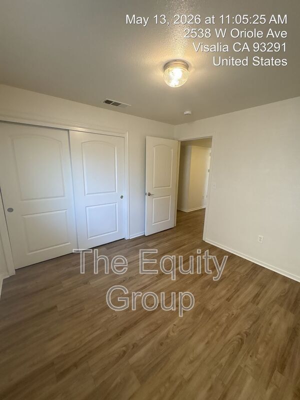 Building Photo - 2534 W Oriole Ave