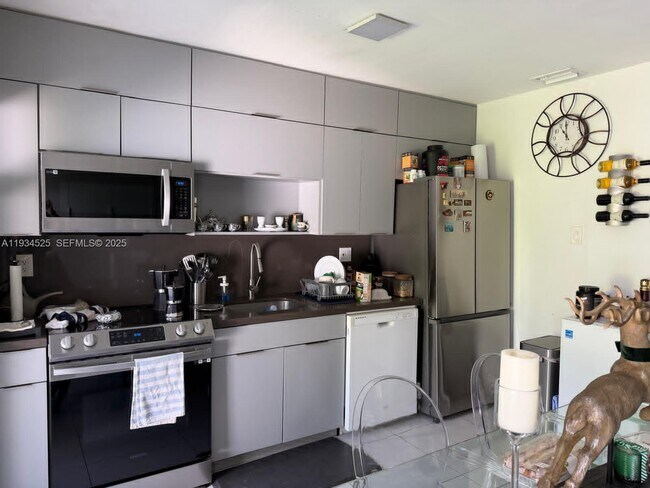 Building Photo - 441 NE 110th Terrace