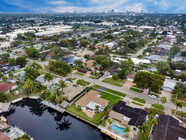 Building Photo - 5921 NE 15th Ave