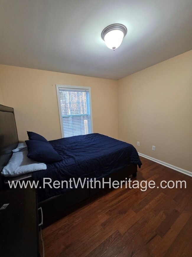 Building Photo - Gorgeous 5 Bd/ 3 Bath Including Full Finished Basement/ Spacious Yard with RV Parking/ Small Subd...