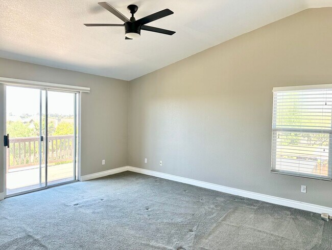Building Photo - 1508 Robles Dr