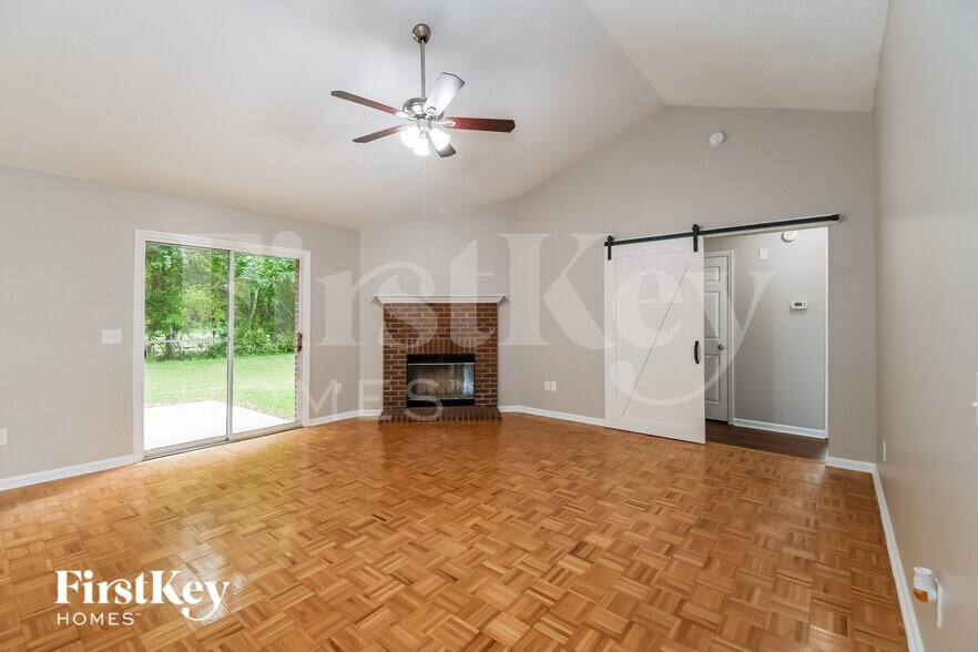 Building Photo - 5714 Plum Hollow Dr W