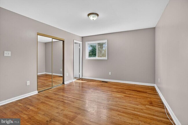 Building Photo - 7720 Loudon Dr
