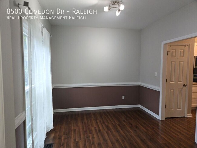 Building Photo - 8500 Clivedon Dr