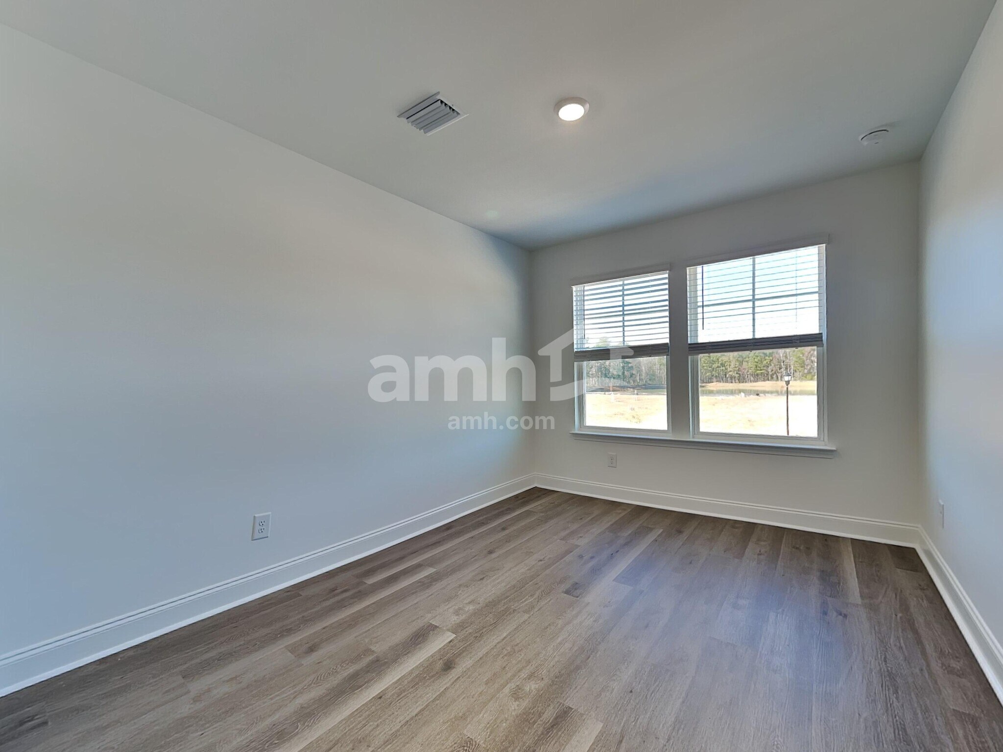 Building Photo - 5500 Front St