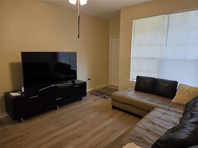 Building Photo - 858 Grand Regency Pointe