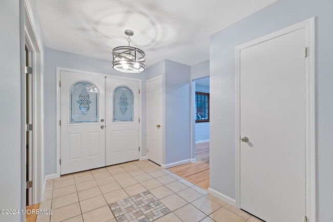 Building Photo - 2 Karen Ct