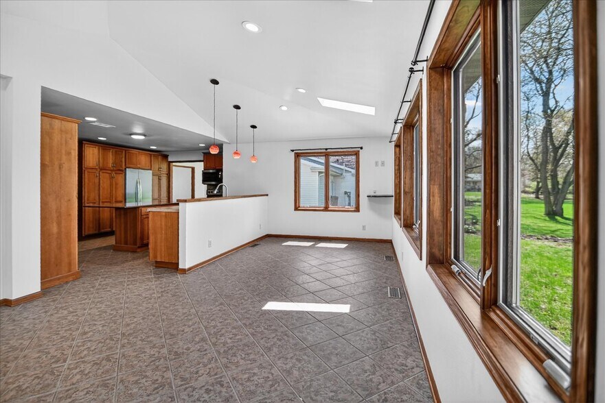 Building Photo - 1014 N Westfield Rd