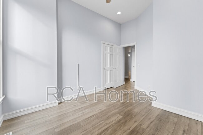 Building Photo - 920 N College Ave