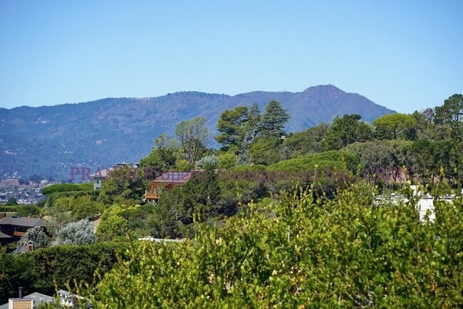 Building Photo - 3 Bartel Ct