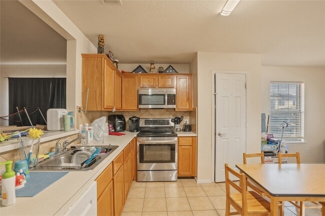 Building Photo - 3825 Cane River Rd