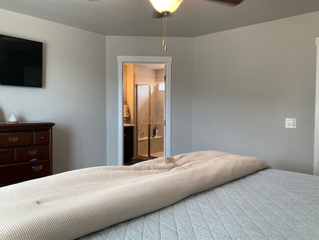 Building Photo - Fabulous 2 Story in The Trails At Aspen Ridge