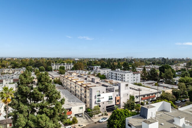 Context - THE WATERMARQUE CONDOS