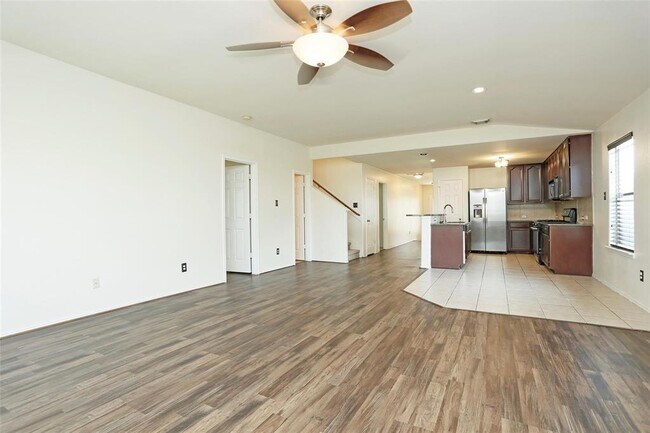 Building Photo - 1939 Wooded Acres Dr