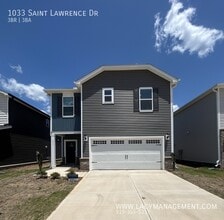 Building Photo - 1033 St Lawrence Dr