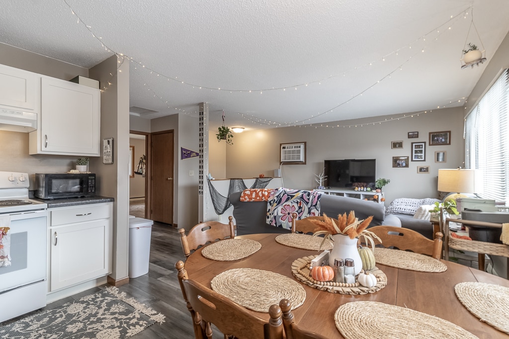 Building Photo - 202 Balcerzak Dr