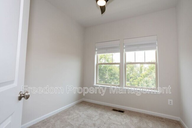Building Photo - 9365 Barnes Lp