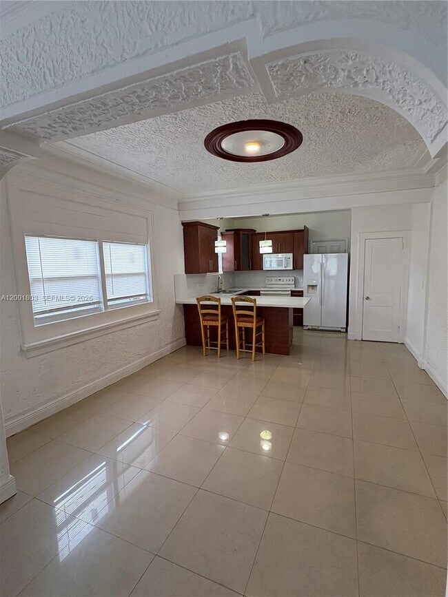 Building Photo - 1560 NW 25th Ave