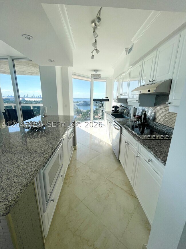 Building Photo - 4775 Collins Ave