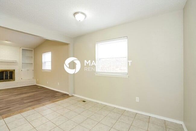 Building Photo - 3 Bedroom Pet-Friendly Home in YUKON, OK with Main Street Renewal