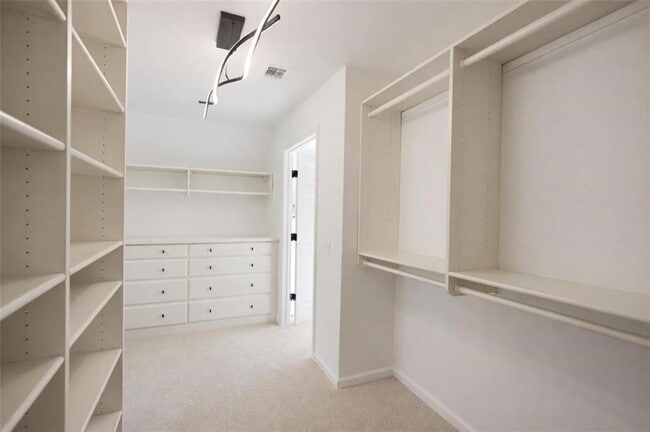 Building Photo - 1430 Hillcrest Heights