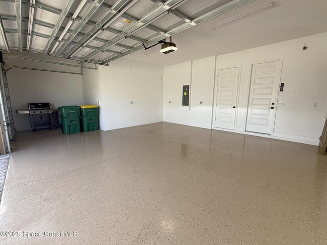 Building Photo - 8367 Gullen Dr