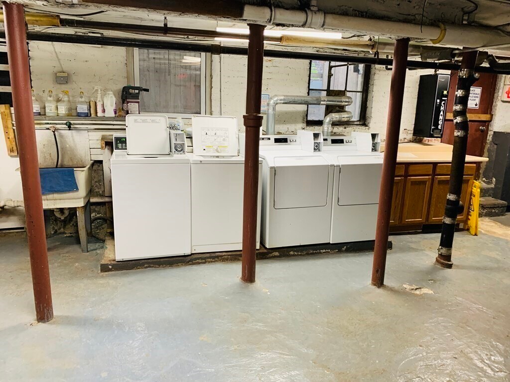 Building Photo - 333 Harvard St