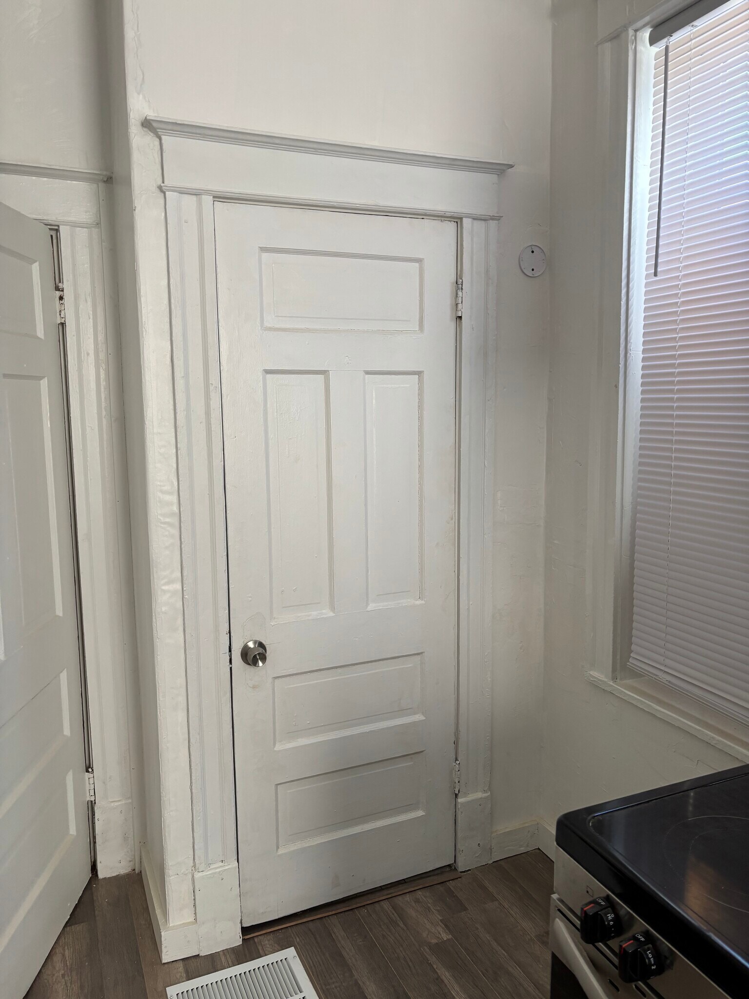 Building Photo - 3844 Lee Ave