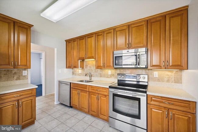 Building Photo - 14914 Laurel Oaks Ln