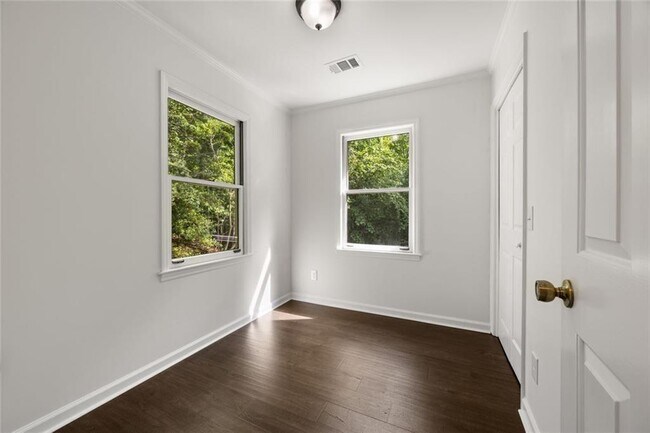 Building Photo - 1260 Heards Ferry Rd NW