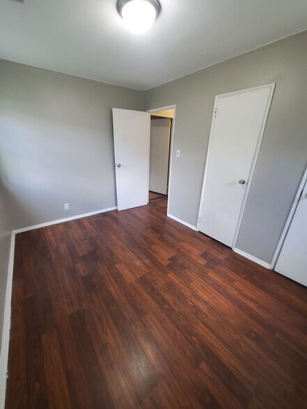 Building Photo - 5320 N 45th St